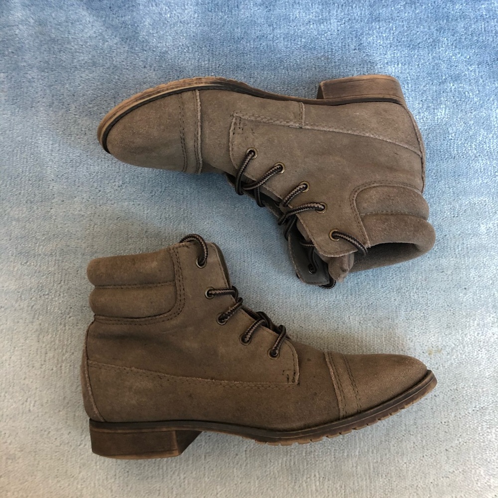Steve Madden Taupe Maecie Boots